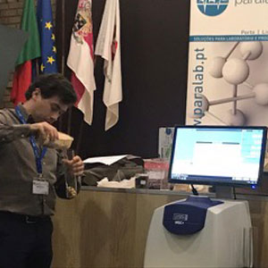 Fat and proteins determination in food matrices